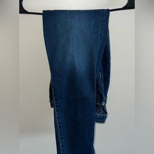 jessica simpson line of high waisted skinny jean! so comfy just not my style!:)